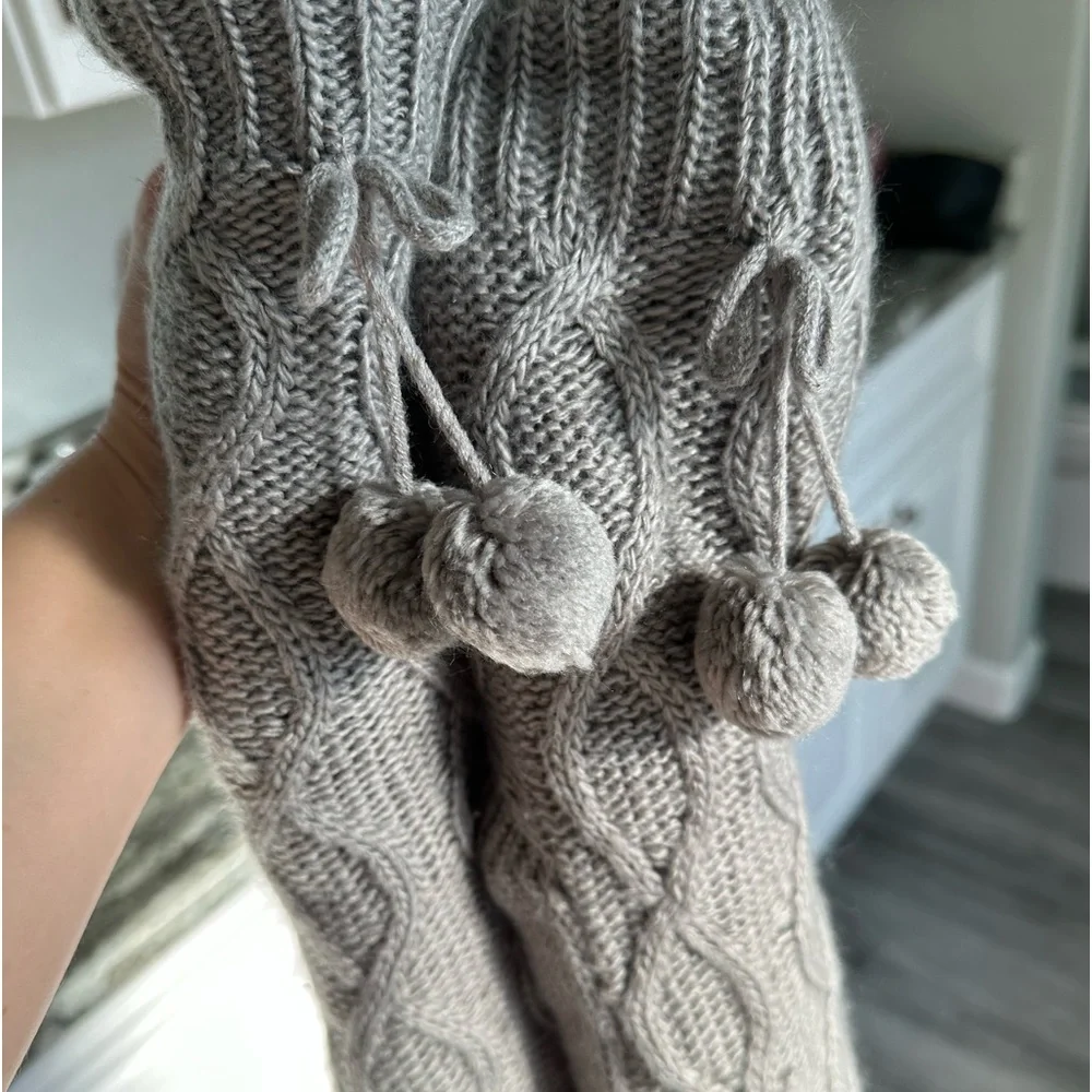 Muk Luks Cable Knit Slipper Socks Gray L/XL – Warm & Cozy